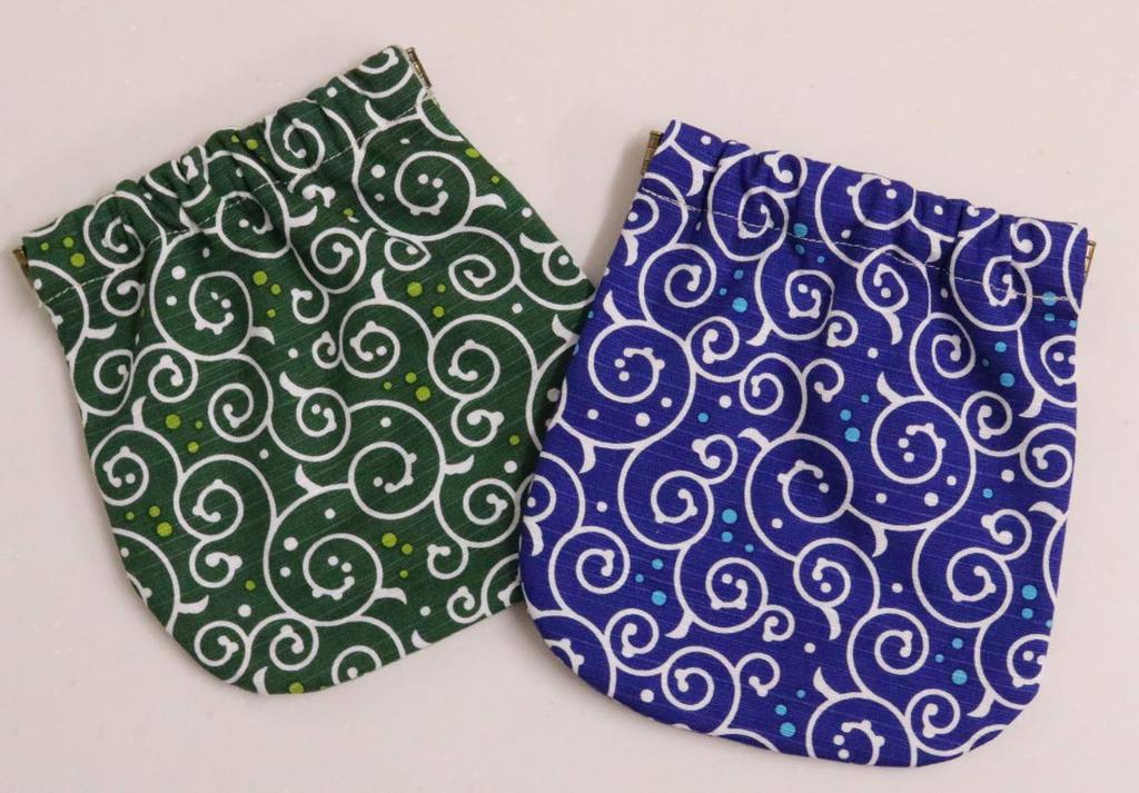 Kyosuke 16 X Dot Arabesque Navy Blue Japanese-made Spring-Cloth Pouch, 12cm, Pattern,