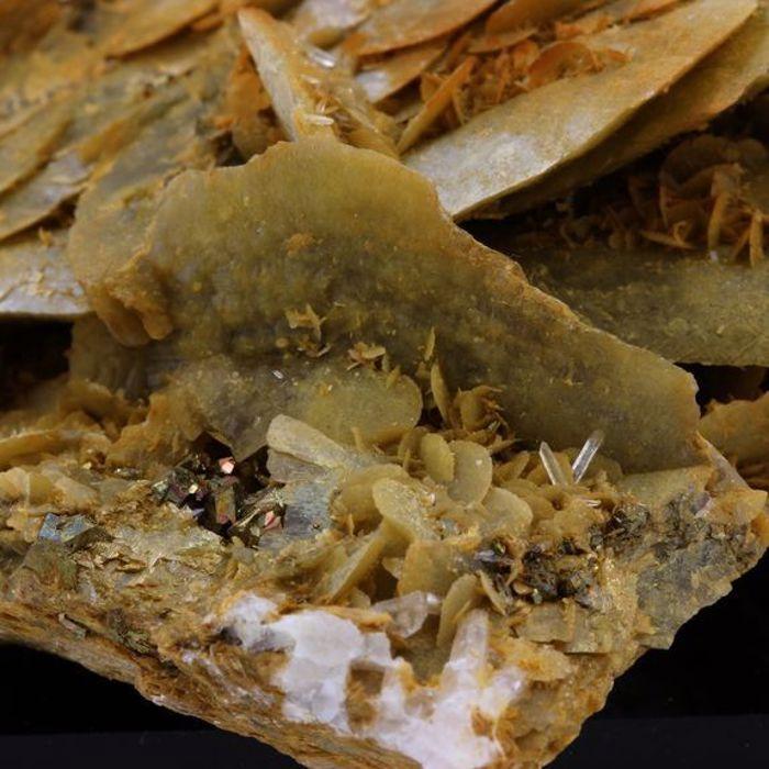 Pyrite, Sidérite, Quartz 738.9 carats