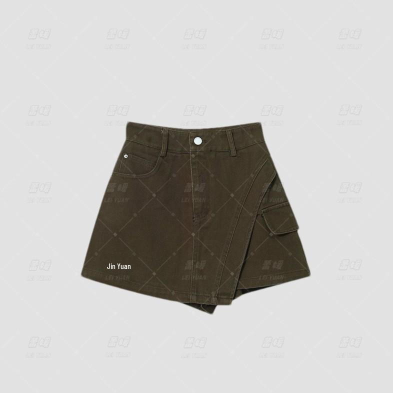 

High-Waisted Coffee-Colored Denim Cargo Shorts for Women - Petite, Slimming, Irregular Cut with Letter Detail - 2026 Spring/Summer Collection. 2XL (65-72.5 kg) - ships within 5 days