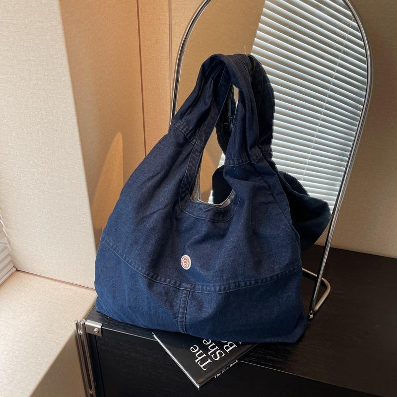 Lazy wind large-capacity tote bag women's new autumn and winter versatile leisure shoulder commuting class bag