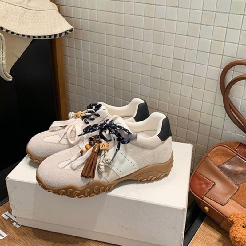 

2025 autumn new heightening crescent moon platform mandarin duck shoelaces versatile sports and leisure shoes women s retro German training shoes 40