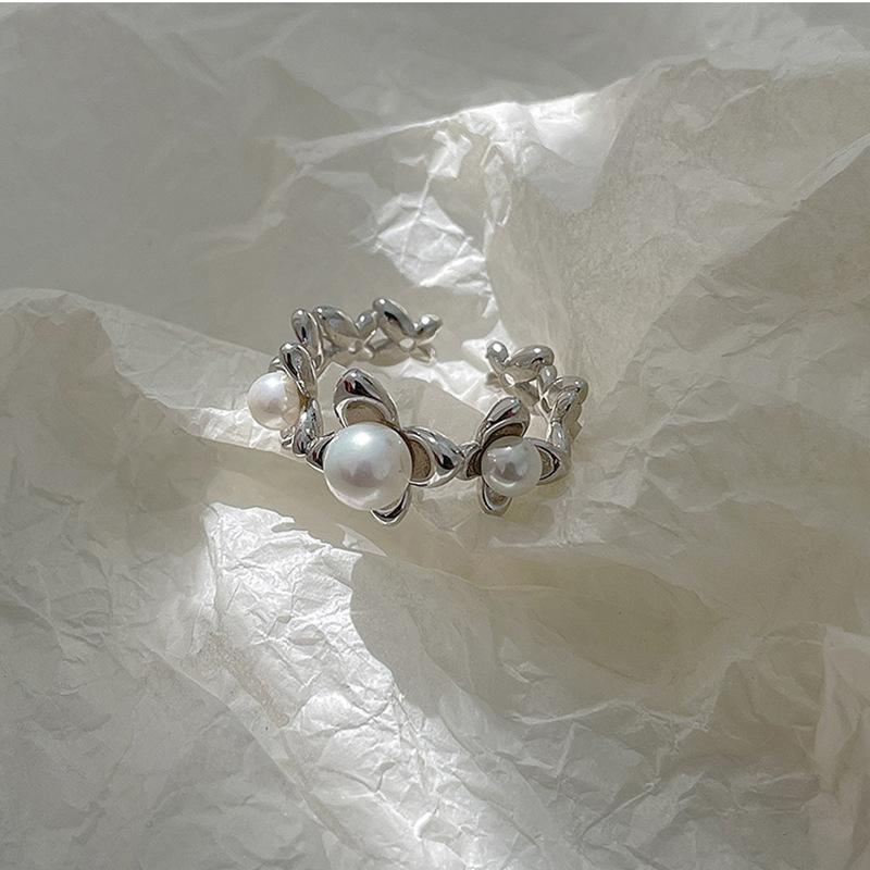 Cold Versatile Aesthetic Butterfly Ring For Women Featuring Elegant Pearl And Adjustable Design
