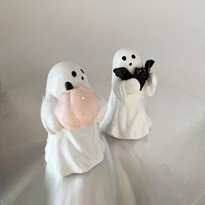 Halloween Cute Resin Ghost Holding Pink Pumpkin Bat Resin Statue Halloween DIY Decorat Doll Home Party Festival Originality Gift