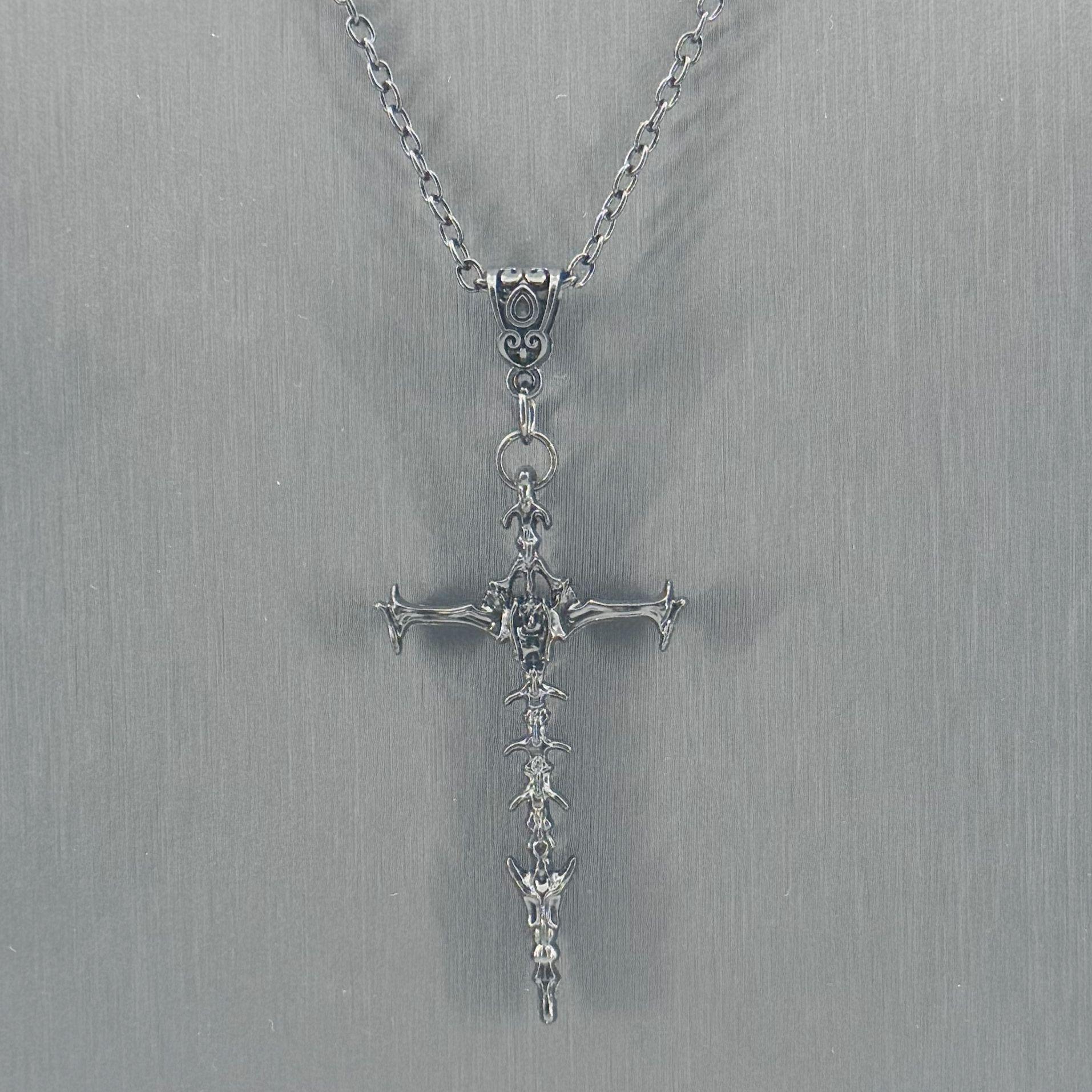 Skull Cross Gothic Choker Necklace - Retro Dark Clavicle Pendant for Sweaters
