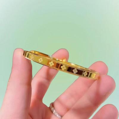 Fortune & Blessings Alloy Four-Leaf Clover Push-Pull Bangle