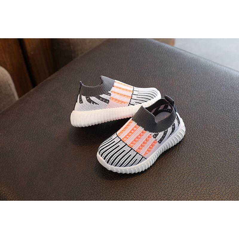 Весенне-осенняя детская обувь контрастных цветов с укороченным кроем — фото 12