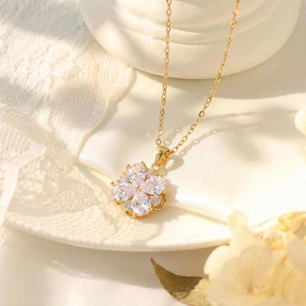 Light Luxury Women's Titanium Steel Floral Clavicle Necklace Set