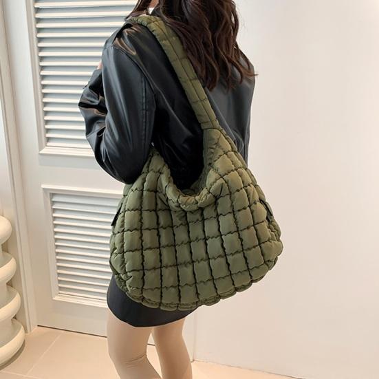 Vrouwen Schoudertas Grote Capaciteit Ritssluiting Effen Kleur Gewatteerde Puffer Gewatteerde Tote Bag Pendelen Winkelen Reizen Crossbody Tas Puff Sling Bag