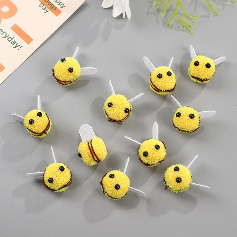 Kashmir Liten Bi Pompong Pannband - Kreativt DIY Plyschleksaksaccessoar för Barn.