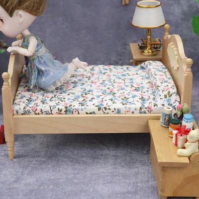 1:12 Cama de casal em miniatura para casa de bonecas em estilo europeu com superfície lisa e alta redução funcional criam suporte para fotografia