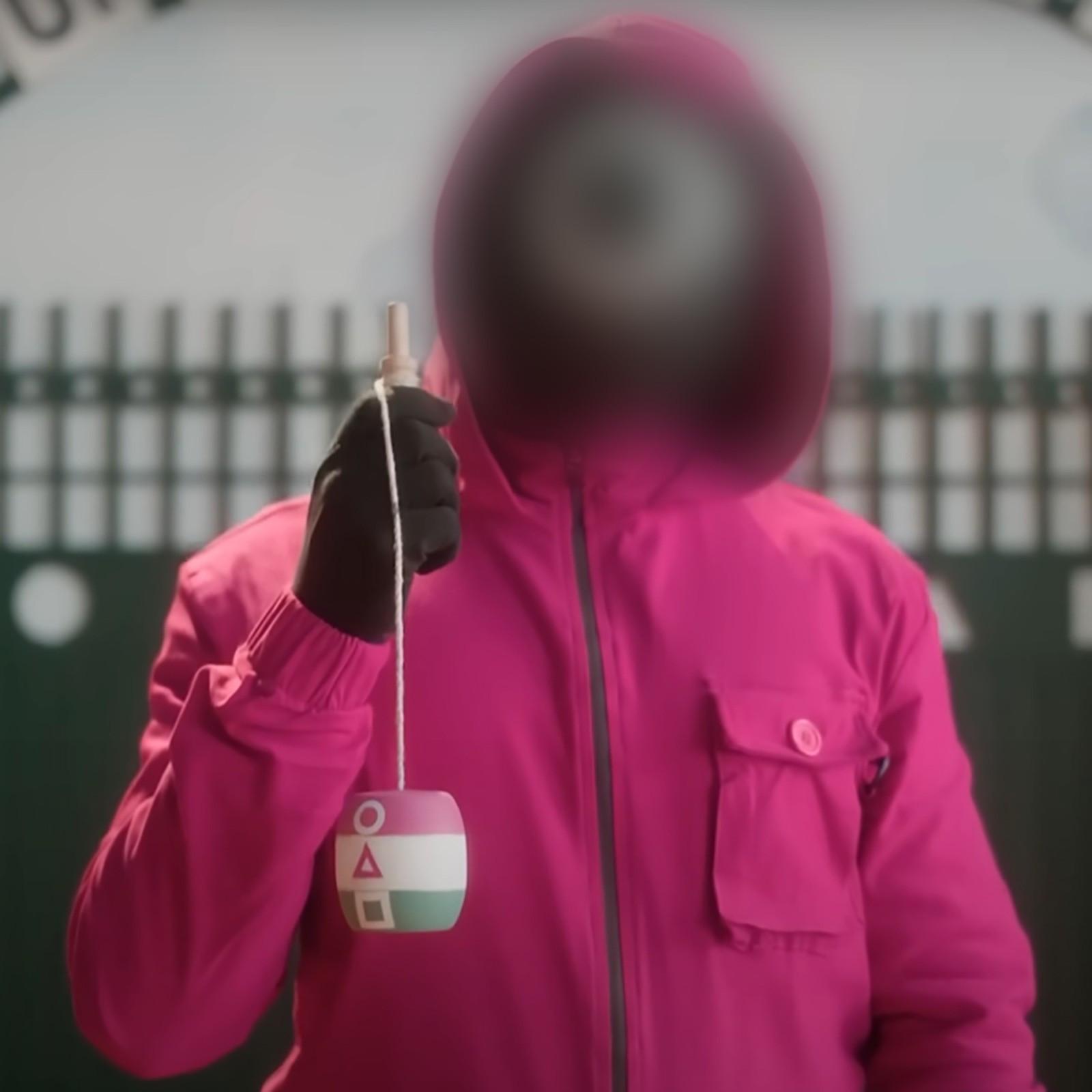 

Состоит из шарика с отверстием и палочки с заострённым концом. Благодаря броску рукой, деревянная игрушка может развить практические навыки. One Size