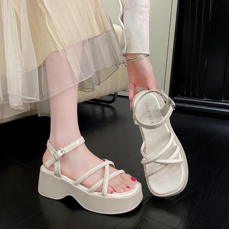 Versatile Summer Roman Shoes Outerwear Skirt Sandals Women's Platform with Super Fire Internet Celebrity New Word Small Man 2025