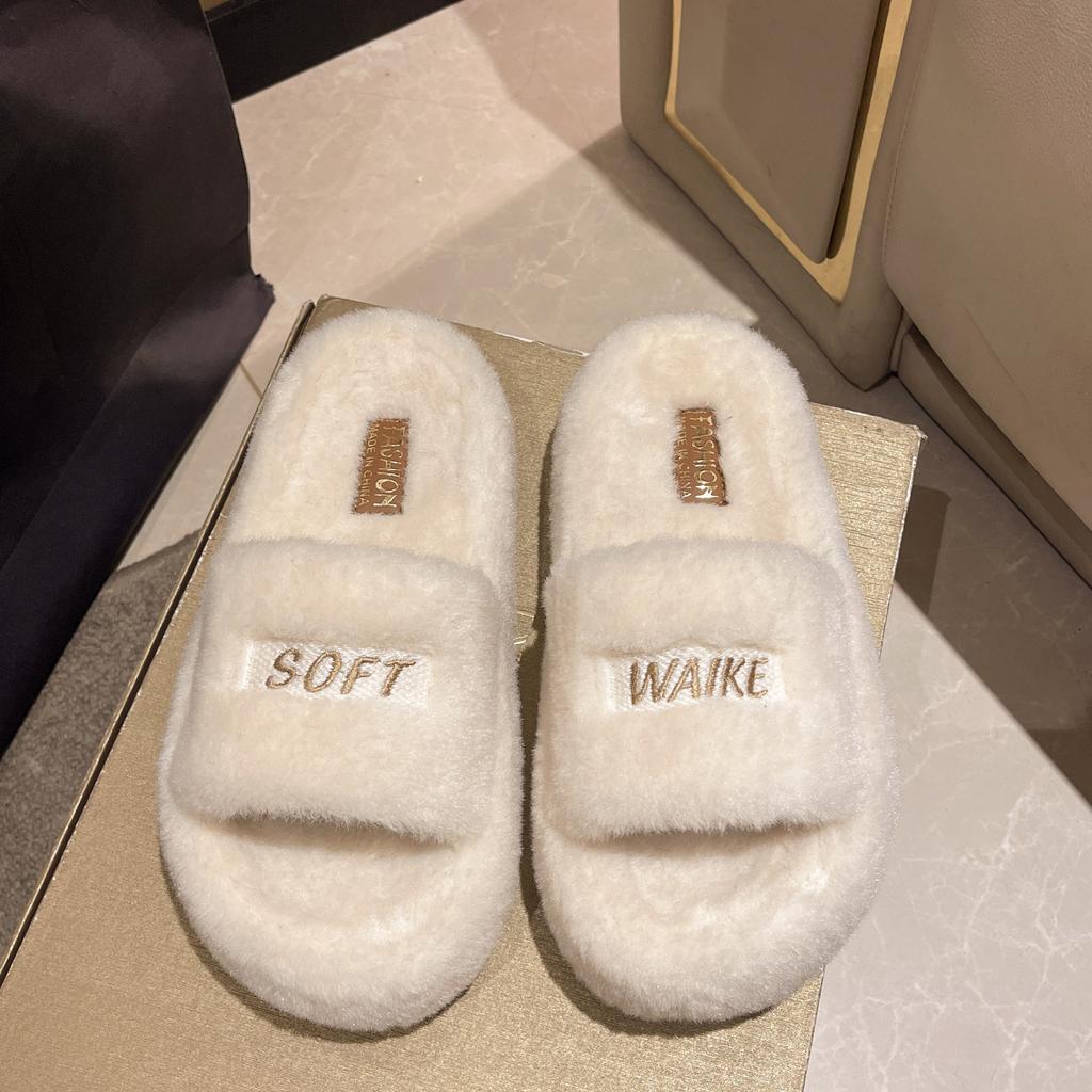 Internet Celebrity Thick Bottom One-word Fluffy Slippers Women 2025 Autumn and Winter New Niche Design Sense Super Fire Home Plush Cotton Mop