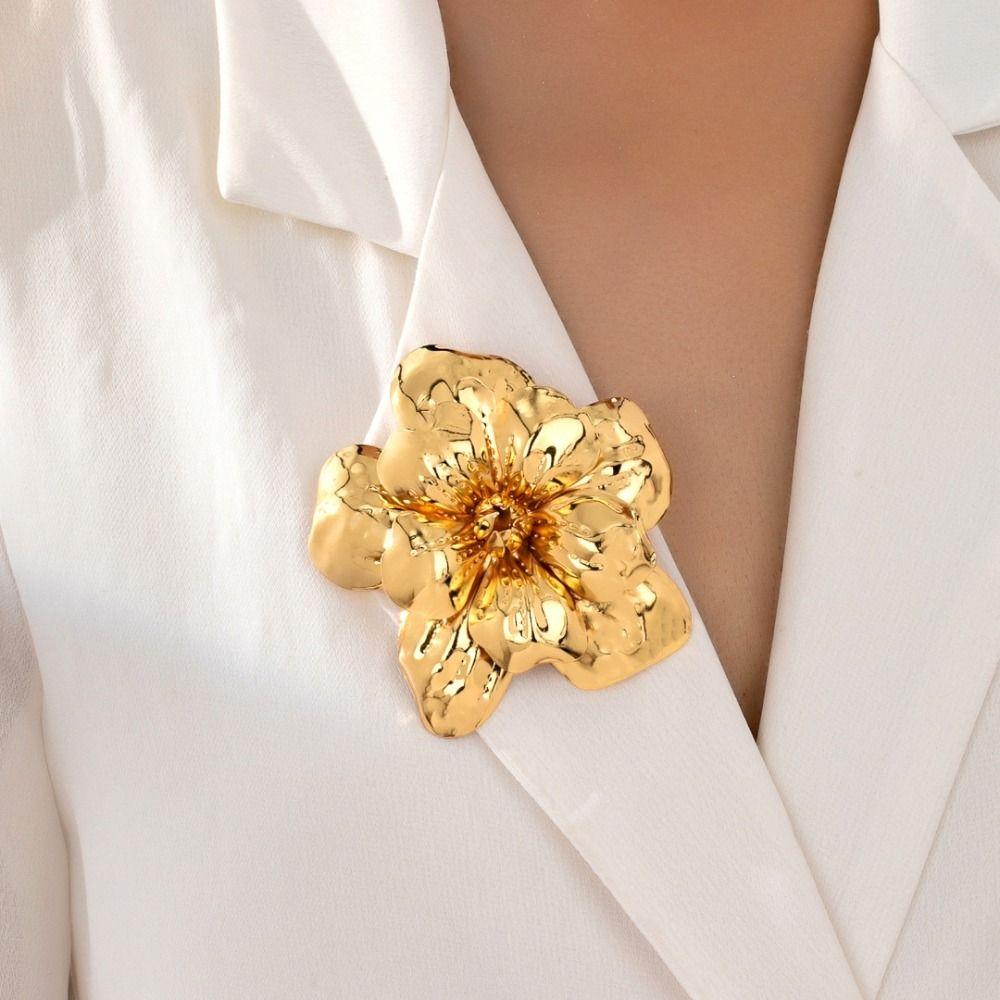 Large Flower Brooch Golden Collar Accessory Fashion Women Brooch  For Party Wedding Daily Wear