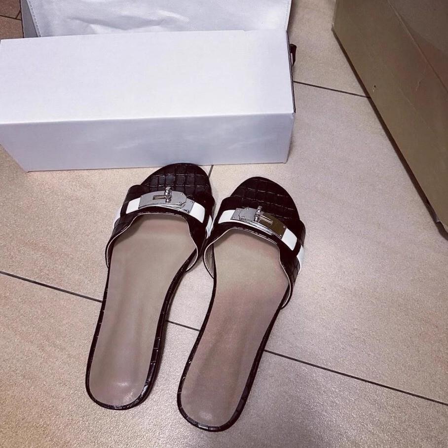 

Leather lock buckle flat-bottomed cool slippers women s outer wear one-pedal women s shoes new with skirt sandals women s beach shoes 40 білий