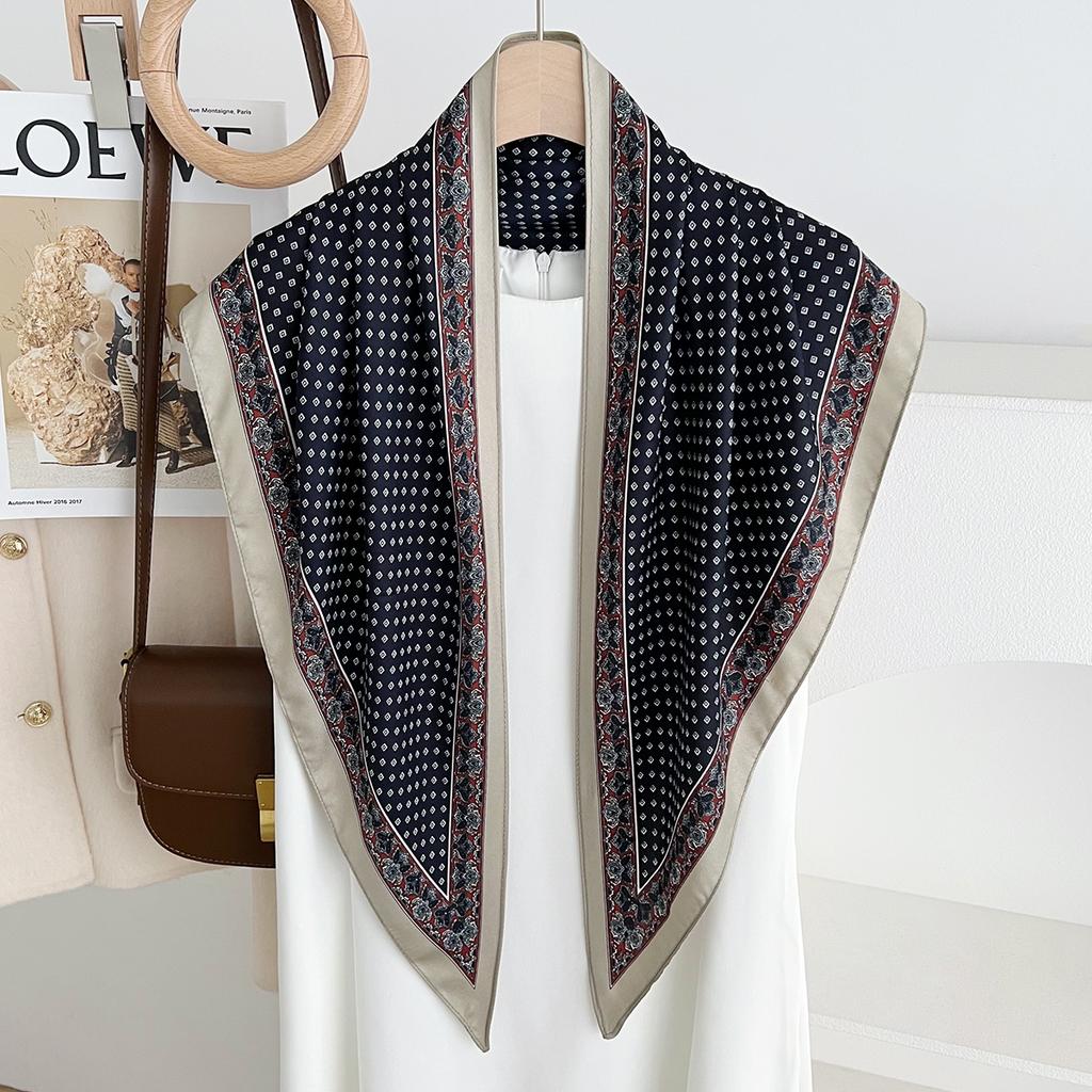 Autumn new accessories fart curtain retro cashew flower small scarf triangle scarf belt women's decoration with jeans silk scarf
