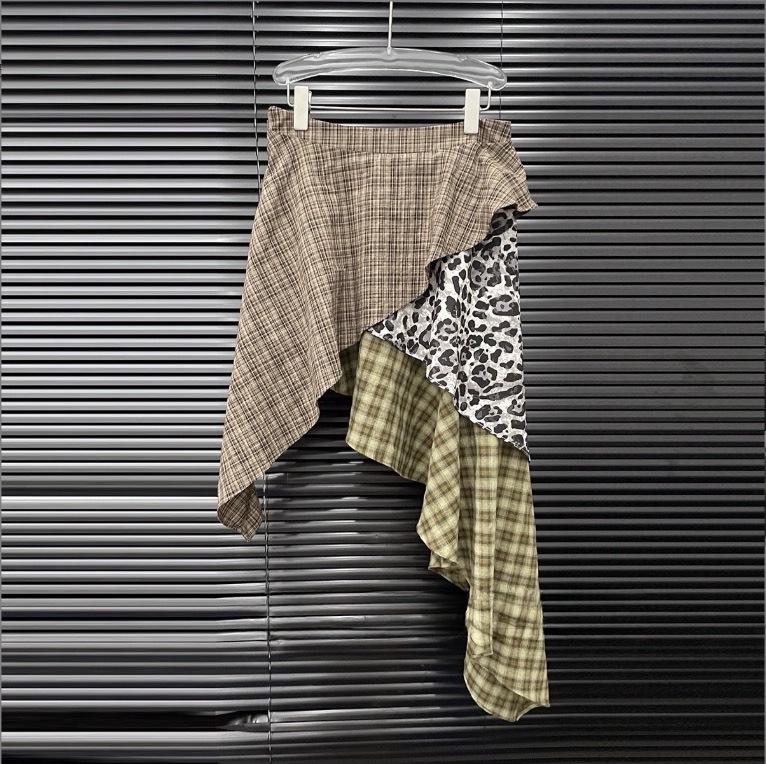 2025 A/W Irregular Patchwork Plaid Mini Skirt: Women s Unique American Fashion Design Large