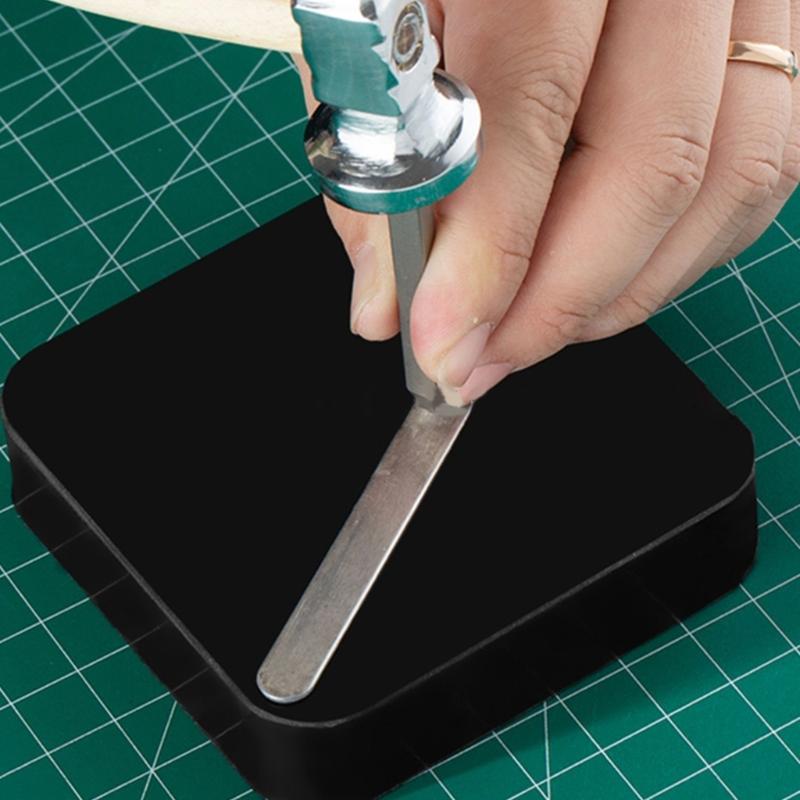 Blocco da banco in gomma da 4 pollici Blocco da banco in gomma nera quadrata per gioielli per la creazione di gioielli e la fucinatura di metalli Stampaggio di gioielli