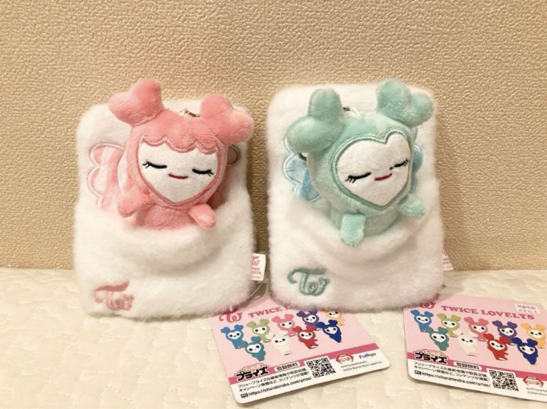 

[Б/У] TWICE GIGO LOVELYS Futon Reel Pass Case Momo Mina