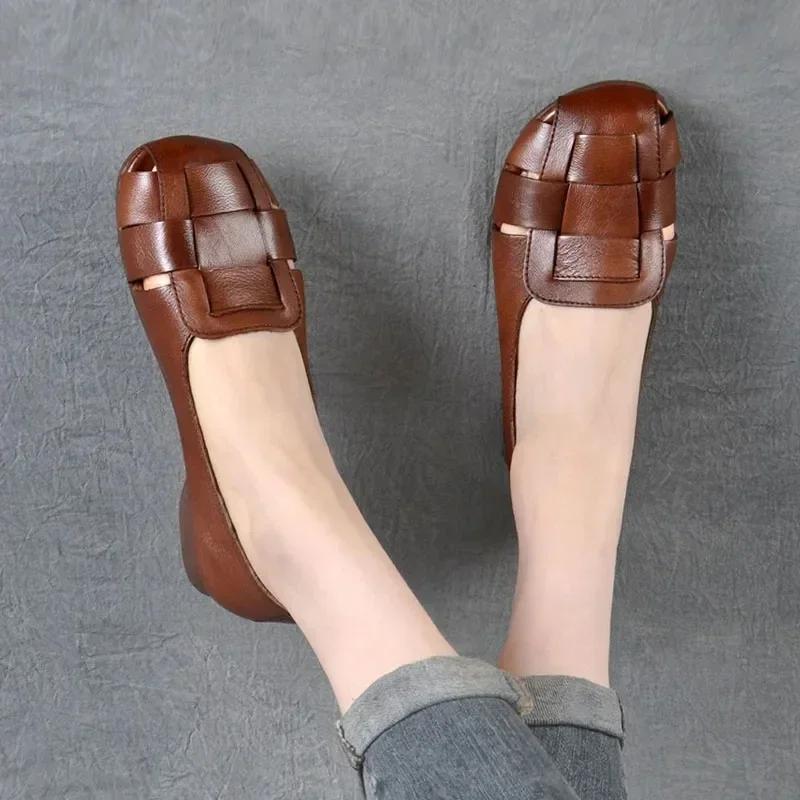 Fashion Hot Selling Summer 2025 Hot Seller New Retro Fashion All-match Flat Roman Shoes Soft Sole Bun Toe Sandals with Mom Shoes