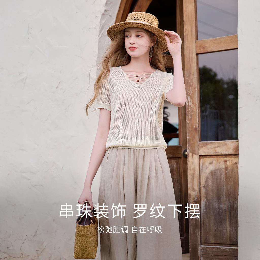 Fragrant Shadow Hollow V-neck Knitted Shirt for Women in the Summer of 2026, New T-shirt for Small and Lightweight Shoulder Short Sleeve Top