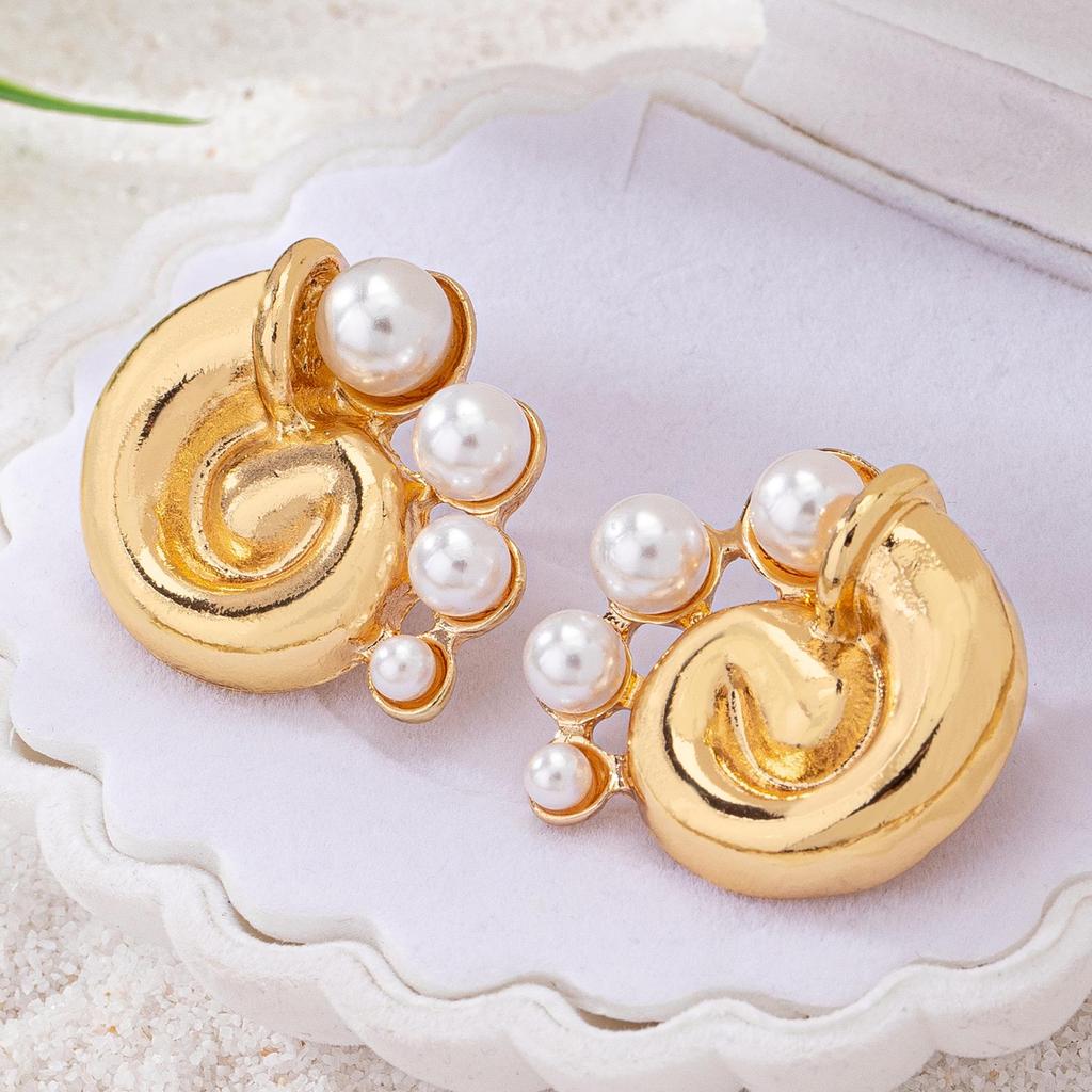 Trendy Gold Conch Pearl Earrings for Vacation Wear