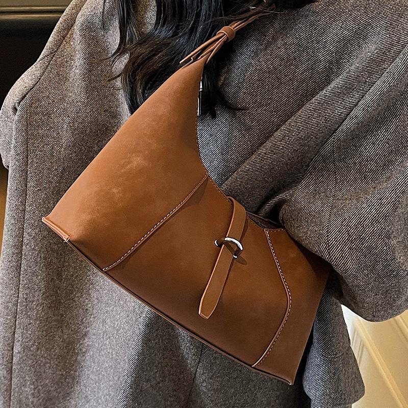 Vintage casual large capacity suede underarm bag autumn new matte commuter fashion shoulder bag crescent bag