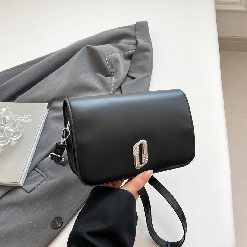 Женская сумка 2020 новая маленькая квадратная сумка модная классическая корейская версия сумка через плечо маленькая сумка нишевая для девушек высокая ценность простая чёрный