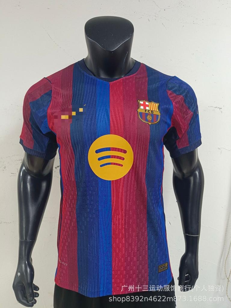 Klubjátékos Kiadás Labdarúgópólók Barcelona Atletico Madrid Liverpool Arsenal Bayern Paris Real Madrid Mezek