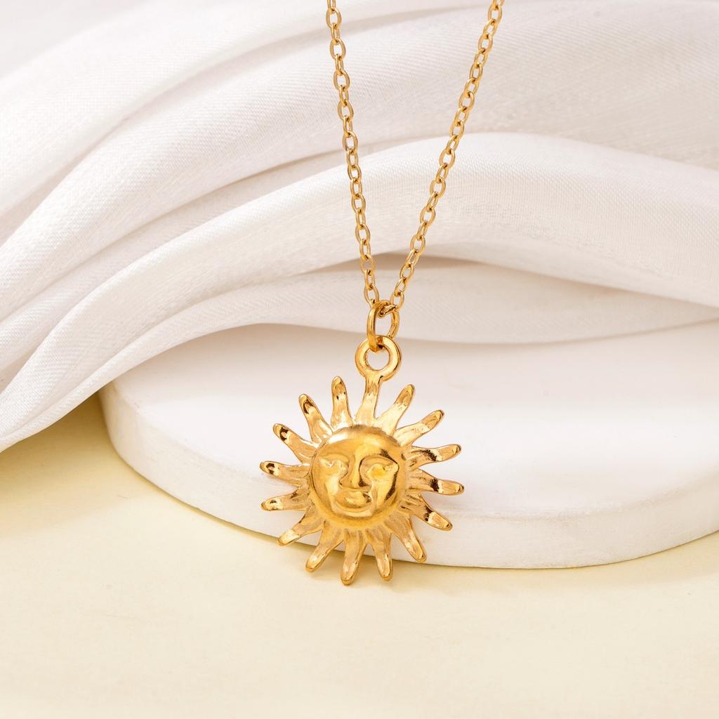 Stainless Steel Gold Color Sun Pendant Necklace Waterproof Clavicle Chain Fashion Jewelry Gift for Woman
