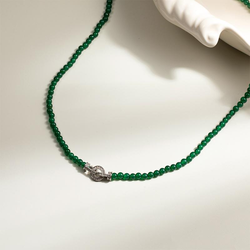 

Exquisite Green Agate Sweater Chain Necklace for Women: High-End, Versatile, Light Luxury, and Retro-Style