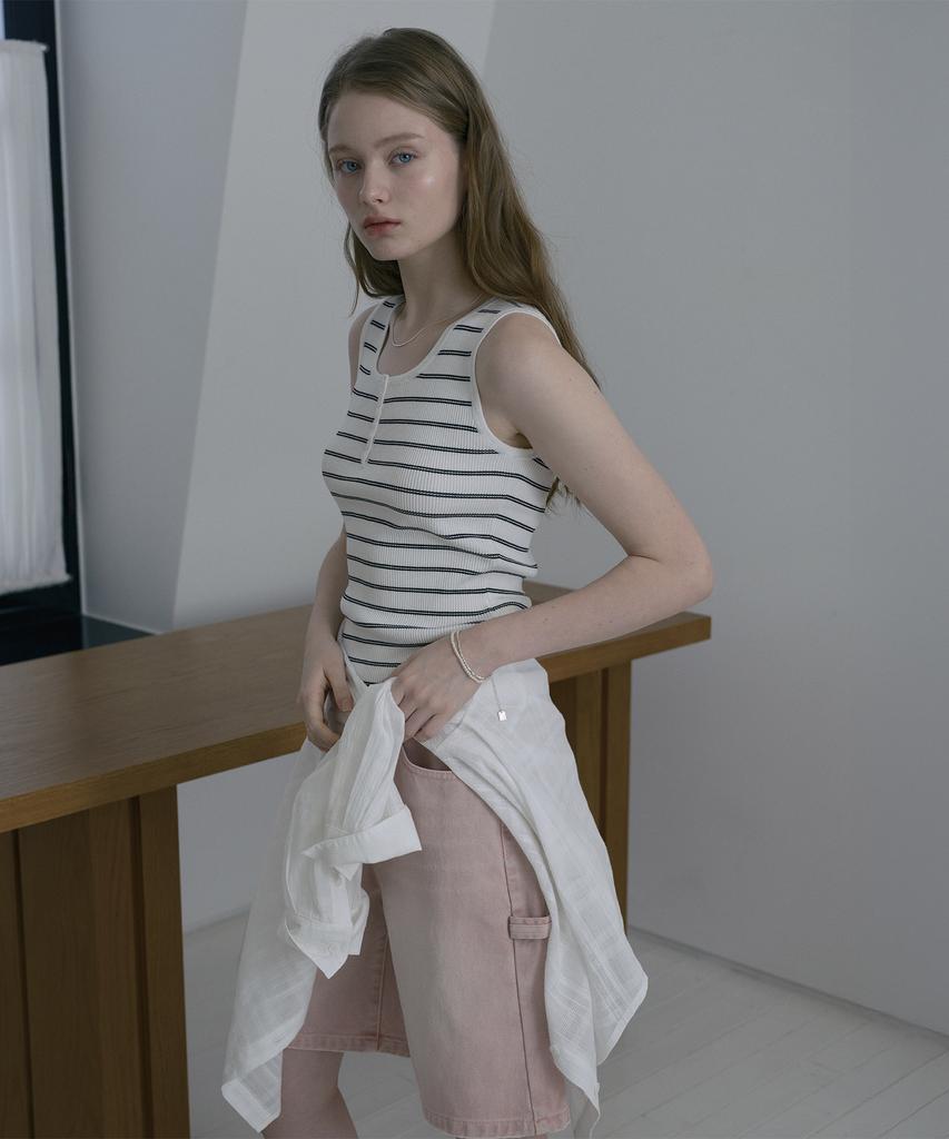 JUCYJUDY Striped Sleeveless Henley Neck Knit J1Kt020B