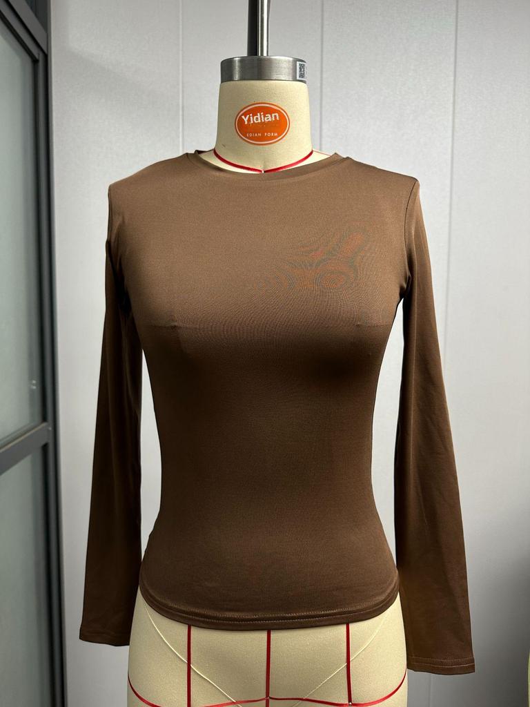 Trendy Women's Casual Long-Sleeve Solid Color Slim Pullover T-Shirts for Spring and Autumn.