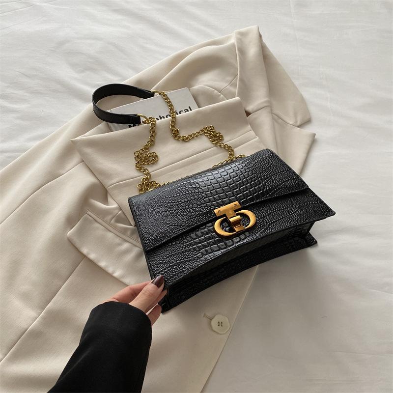 

PU women s bag Internet celebrity popular small bag new design texture messenger bag splicing shoulder women s bag small square bag чёрный