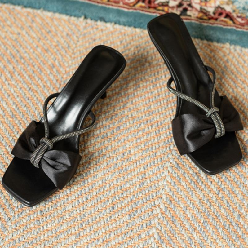 Fashion New Style Slip-on Slippers Women's Fashion Square Head Open Toe Crystal Thin Strap Anti-slip Wear-resistant Sandals