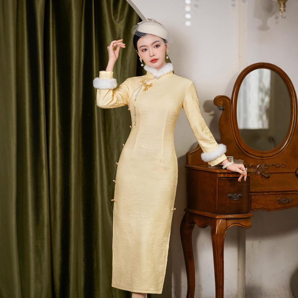 New Chinese velvet auspicious cloud jacquard cheongsam, new thickened long compound super soft autumn and winter youthful temperament advanced sense