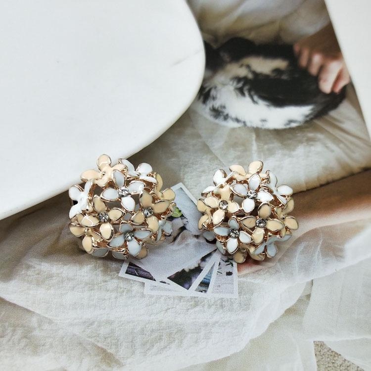 

Silver-Plated Rhinestone Flower Earrings with Painted Detail рожевий