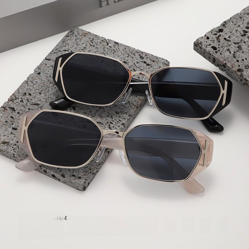 Y2k Square Sunglasses Women Retro Uv400 Sun Glasses For Travel And Party Wear