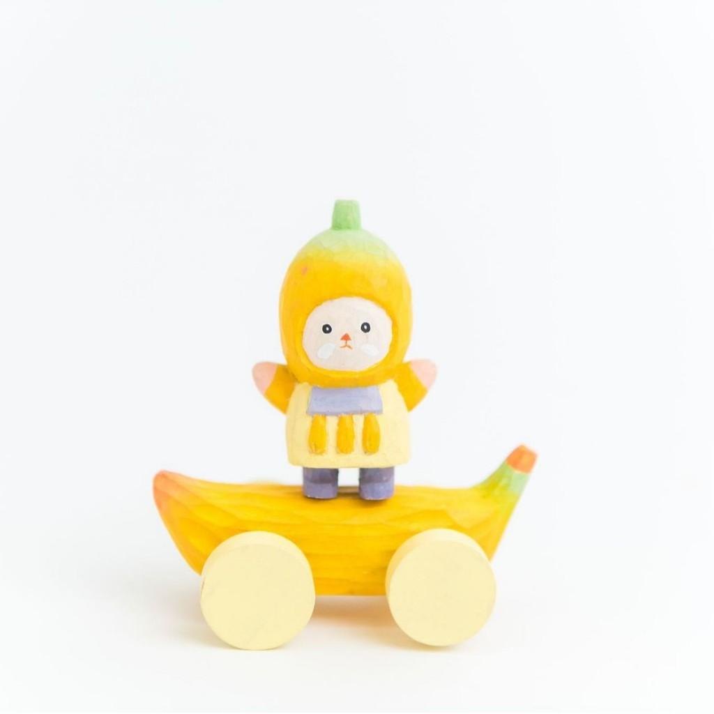 Wooden Banana Car Desk Decor With Cartoon Style And Gift For Birthdays
