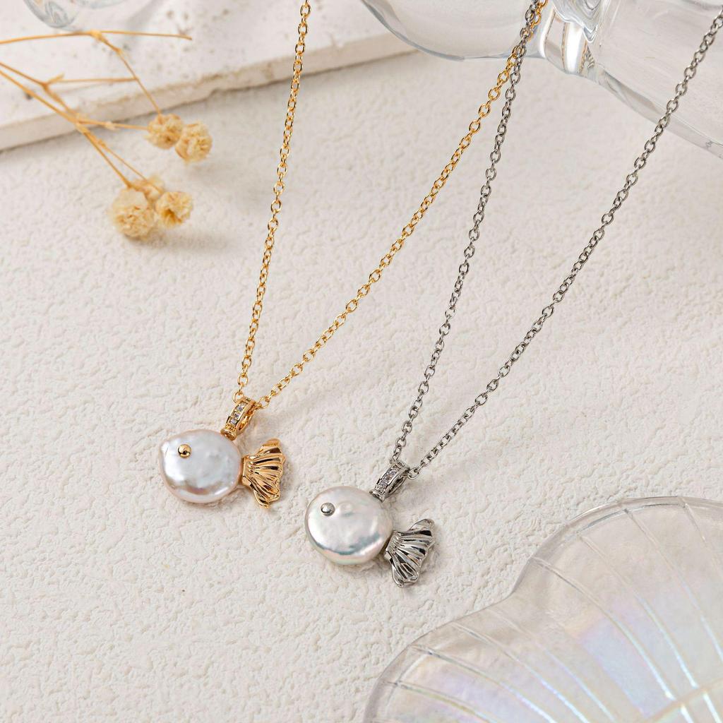 Baroque Pearl Fish Necklace with Irregular Luster Pendant on Gold-Plated Clavicle Chain