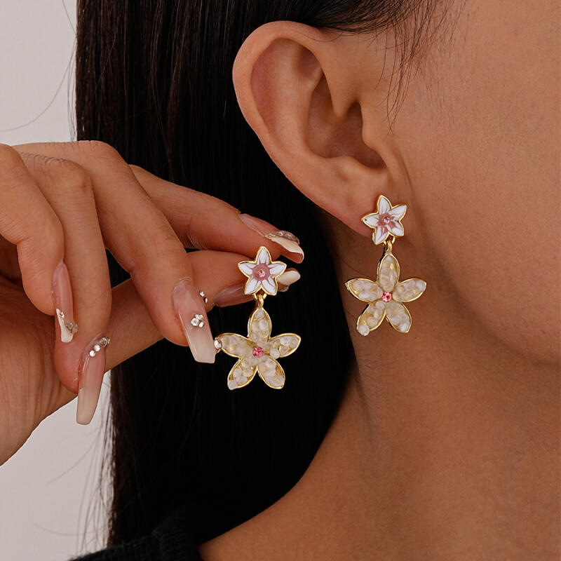 Korean Style Pink Flowers Drop Earrings for Women Girls Y2K Sweet Rhinestone Metal Stud Earrings Seaside Vacation Jewelry Gifts