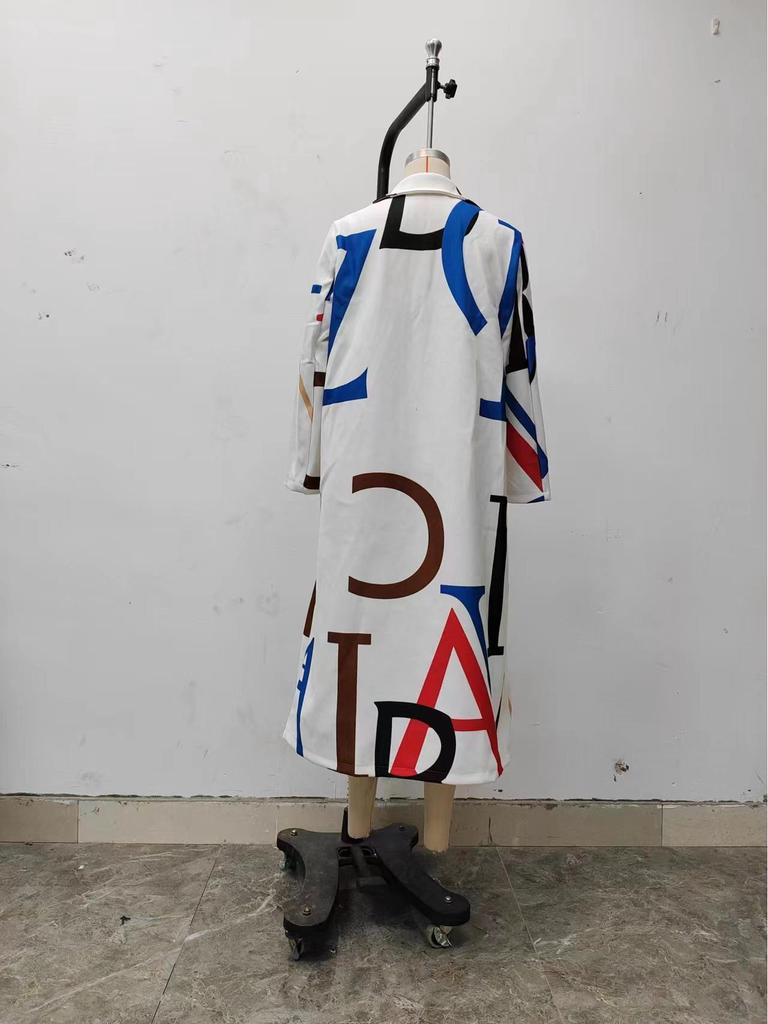 Dámský evropský a americký podzimní vlněný kabát s dlouhým rukávem a klopami s potiskem