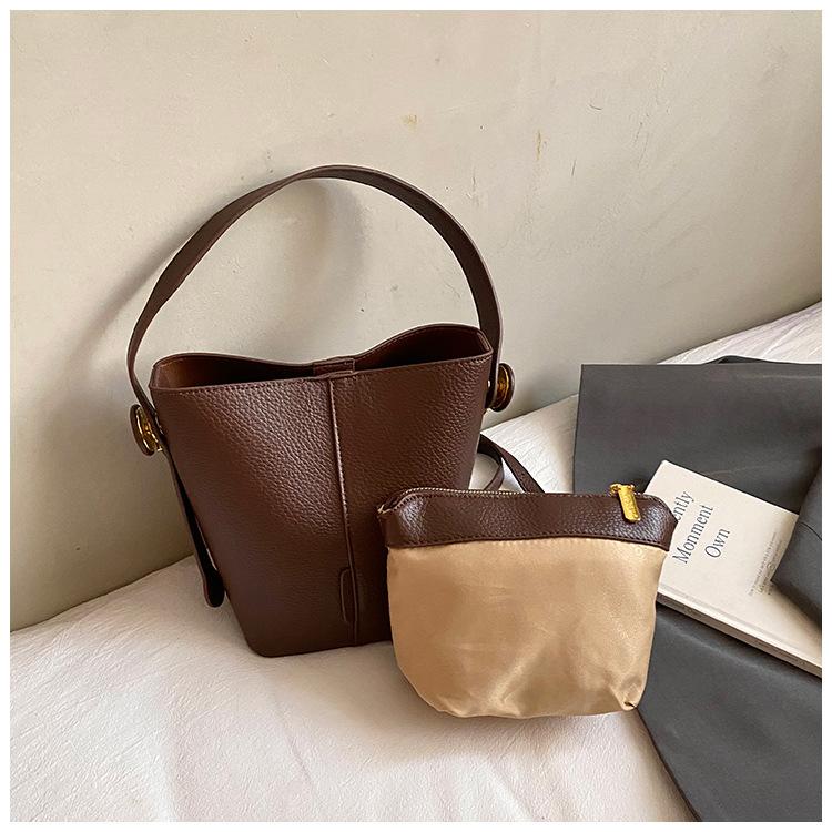 Korean niche handbag women's 2025 new fashion retro bucket bag high-end versatile shoulder messenger bag