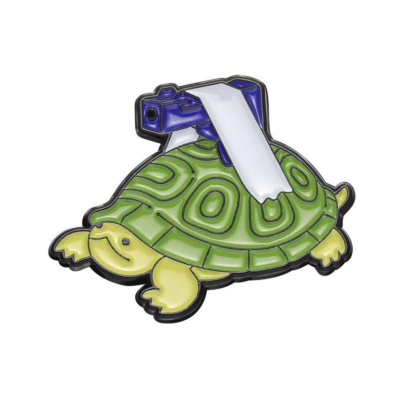 Creative Green Animalthemed Turtle Brooch With Gun Design Unique Alloy Pin For Accessories Fashion