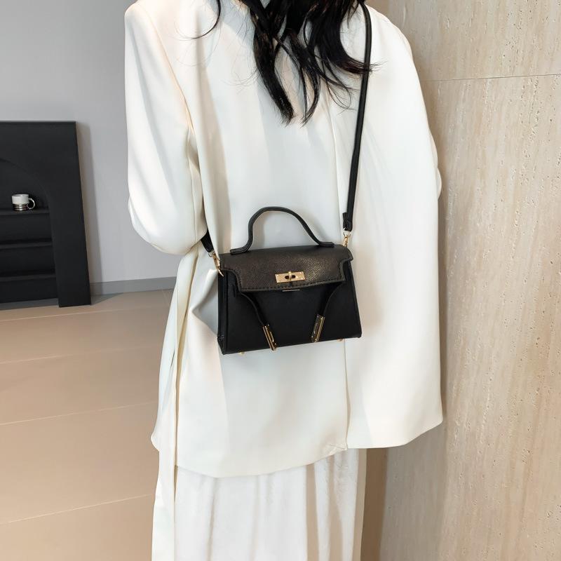 Retro Texture Small Bag Women's Spring 2024 New Trend Fashion Casual Bag Messenger Bag Popular Small Square Bag Women