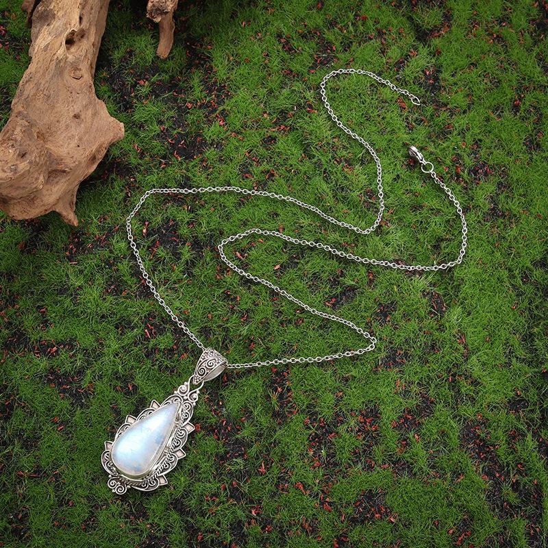 Eco Friendly Cubic Zirconia Teardrop Pendant Necklace Fashionable Personalized Versatile Jewelry Accessory For Women