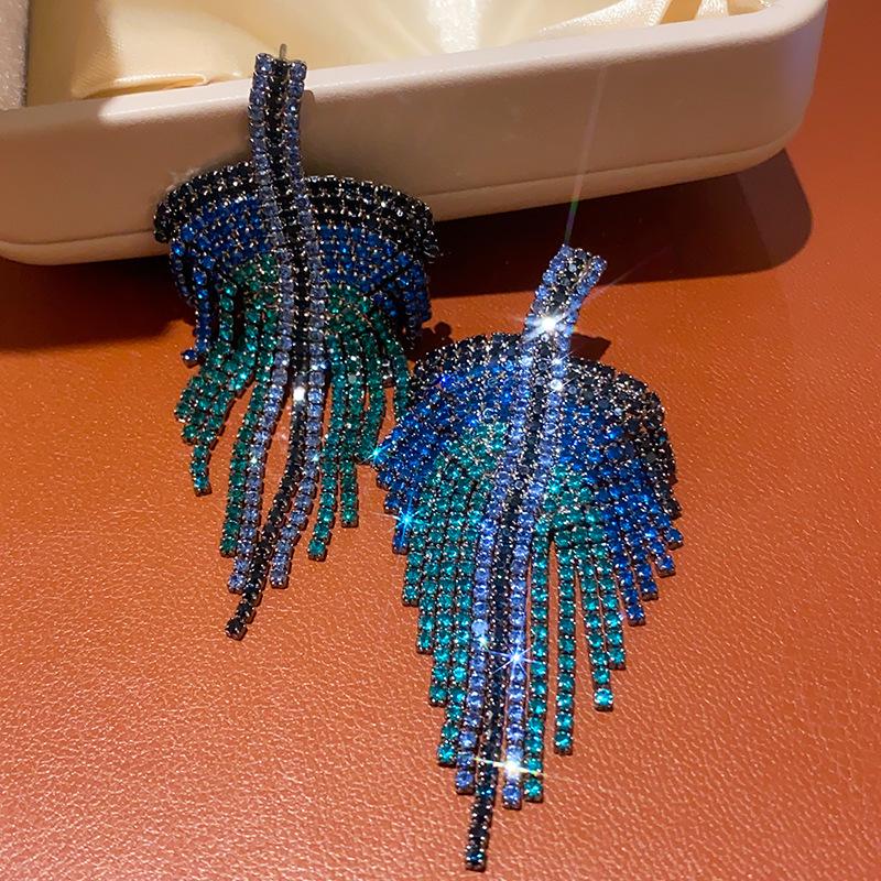 Orecchini Vintage a Forma di Pera con Perle e Intarsi di Diamanti - Stile Retrò, Lusso Leggero, Design di Alta Gamma