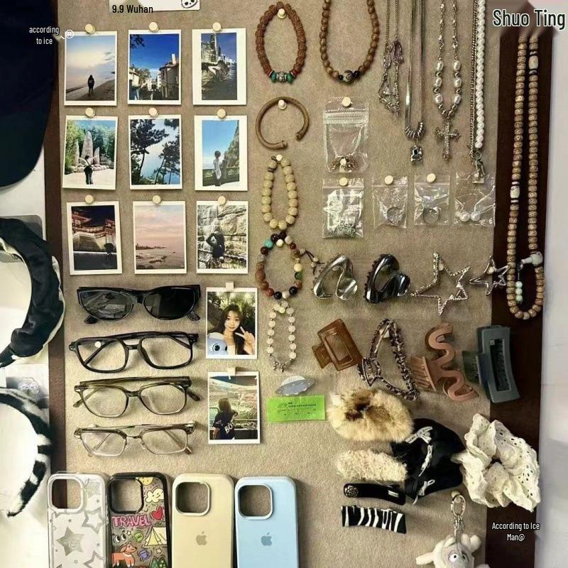 Custom Self-Adhesive Felt Pinboard Wall Stickers - Perfect for Photos and Messages In Study or Dorm Rooms