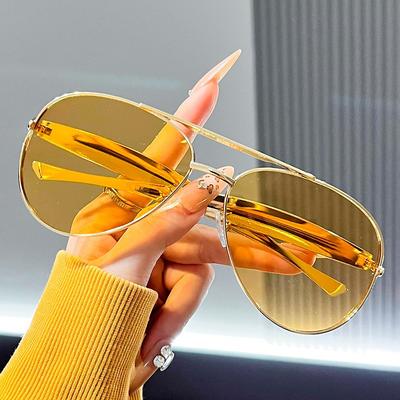 Populära Solglasögon för Kvinnor med Metallbågar Ovala Bågar Mode Sommar Fotografering Glasögon Pilotglasögon UV400 Gafas De Sol