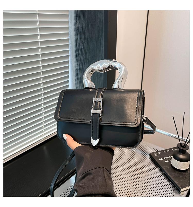 

Свежий сращивание новая мода модный на одно плечо кроссбоди портативная маленькая квадратная сумка женщина чёрный